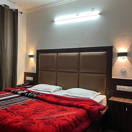 Hotel Premier Mall Road Manali Exterior photo