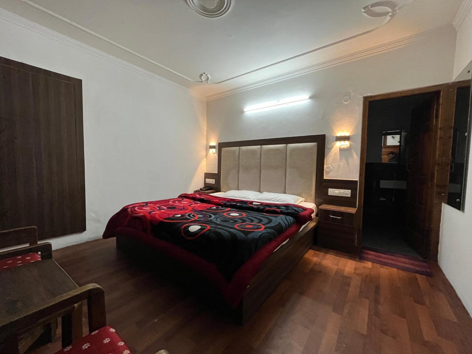 Hotel Premier Mall Road Manali Exterior photo